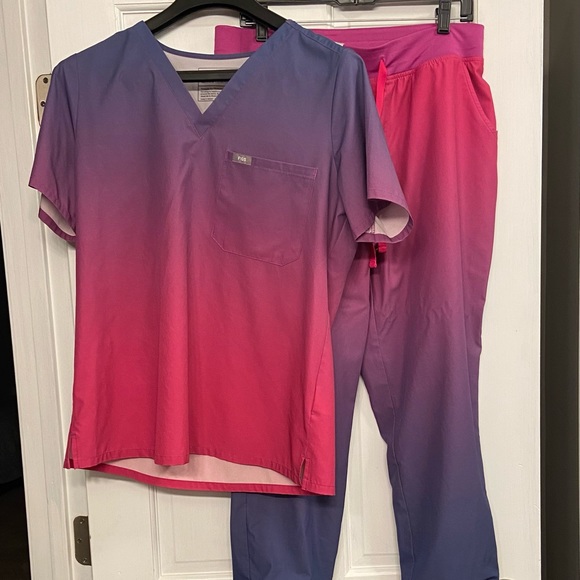 Figs Tops - Figs ombre one pocket top and jogger pant